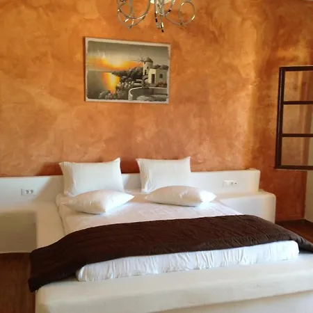 Romantic Hotel